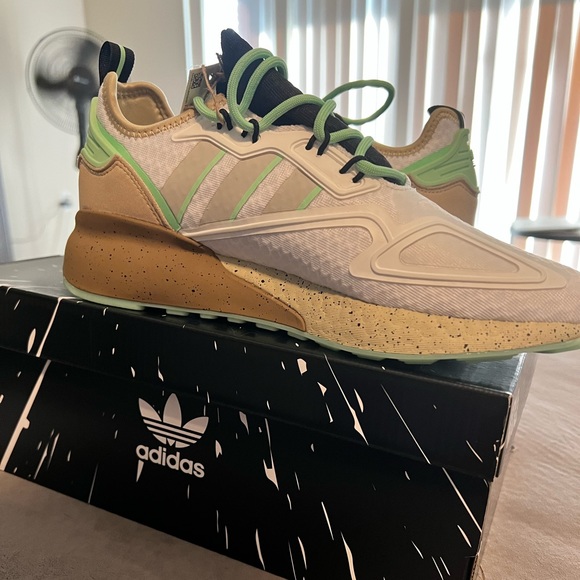 Brand new adidas originals Star Wars x ZX 2K Boost 'Mudhorn' -Women’s 10 - Picture 3 of 7